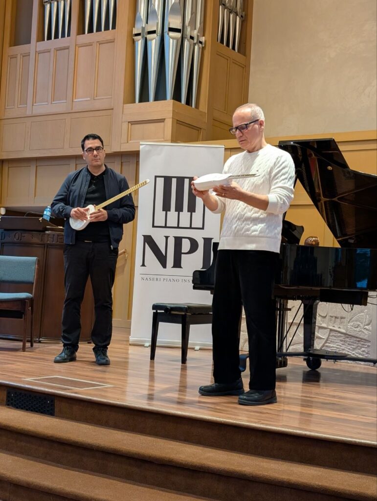 Ali Tehrani introducing Dijilele M at the Toronto showcase